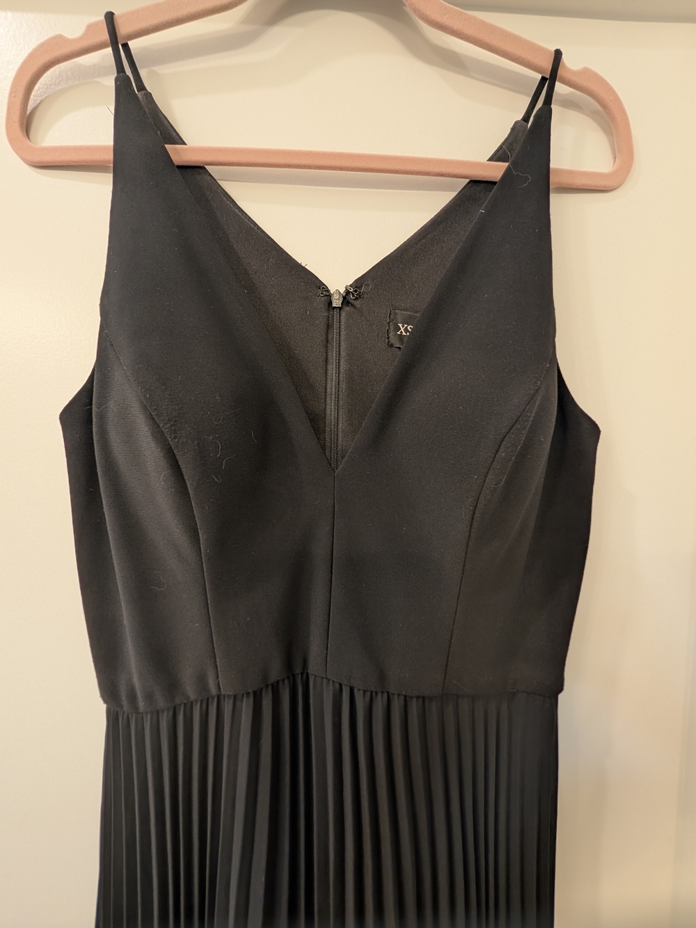 Xscape Black Pleated V-Neck Midi Dress - Picture 3 of 5